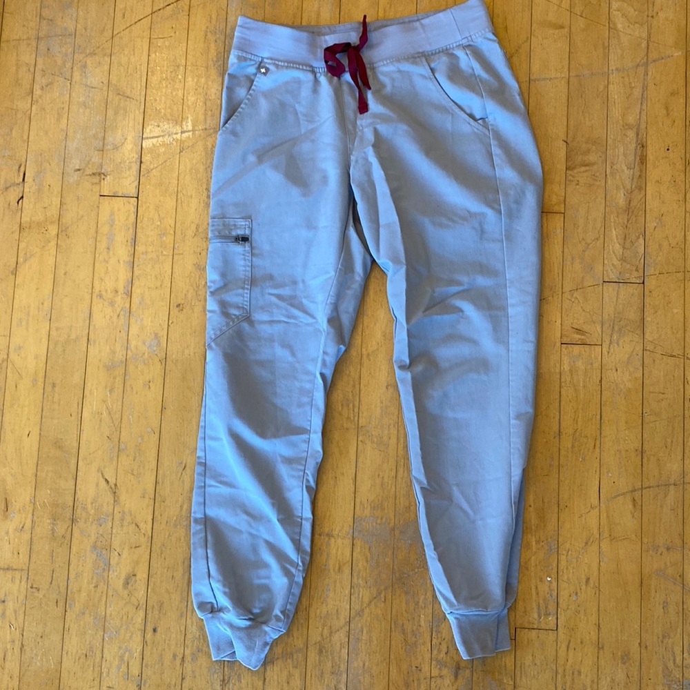 Figs Zamora joggers size small, concrete